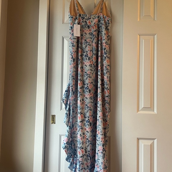 Lovers and Friends Ahamani Gown in Meadow Floral NWT - Picture 5 of 5